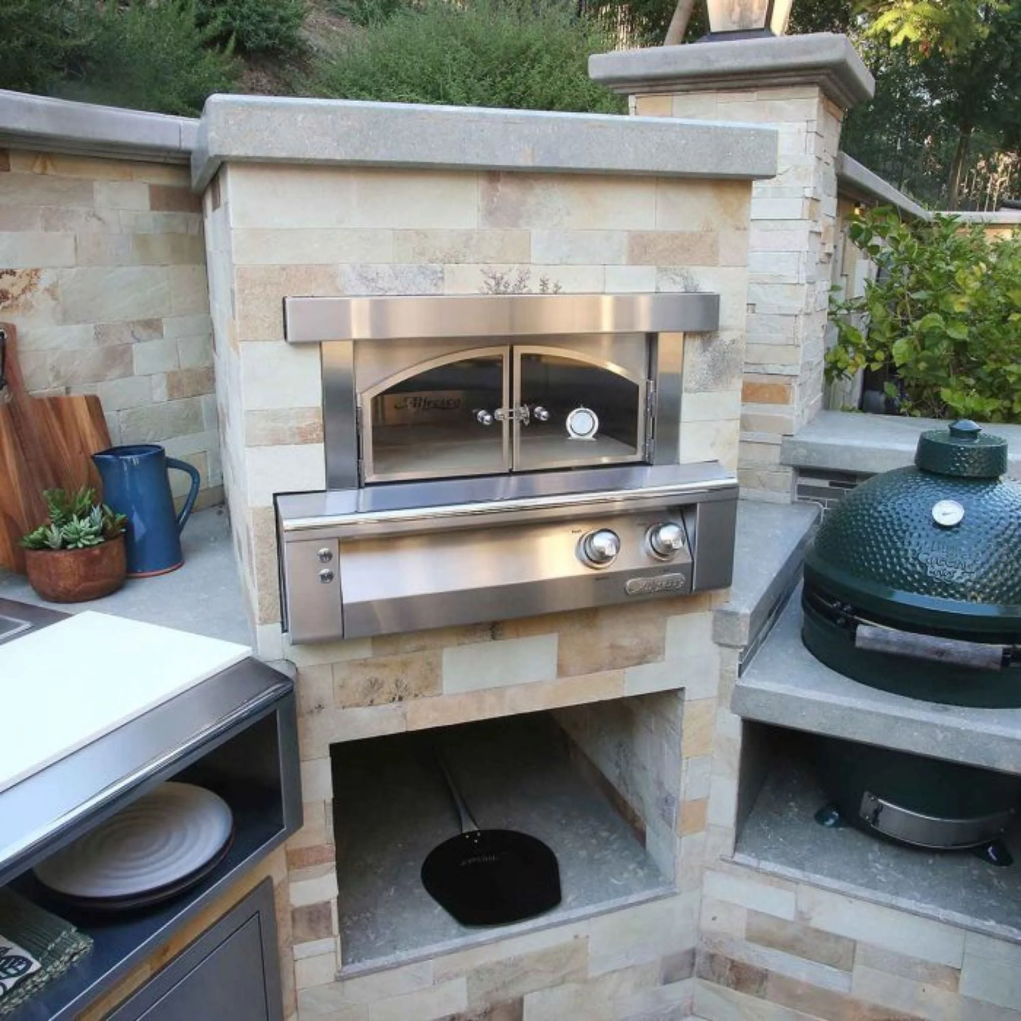 Alfresco 30" Jet Black Matte Natural Gas Pizza Oven for Built-in Installations - Image 3