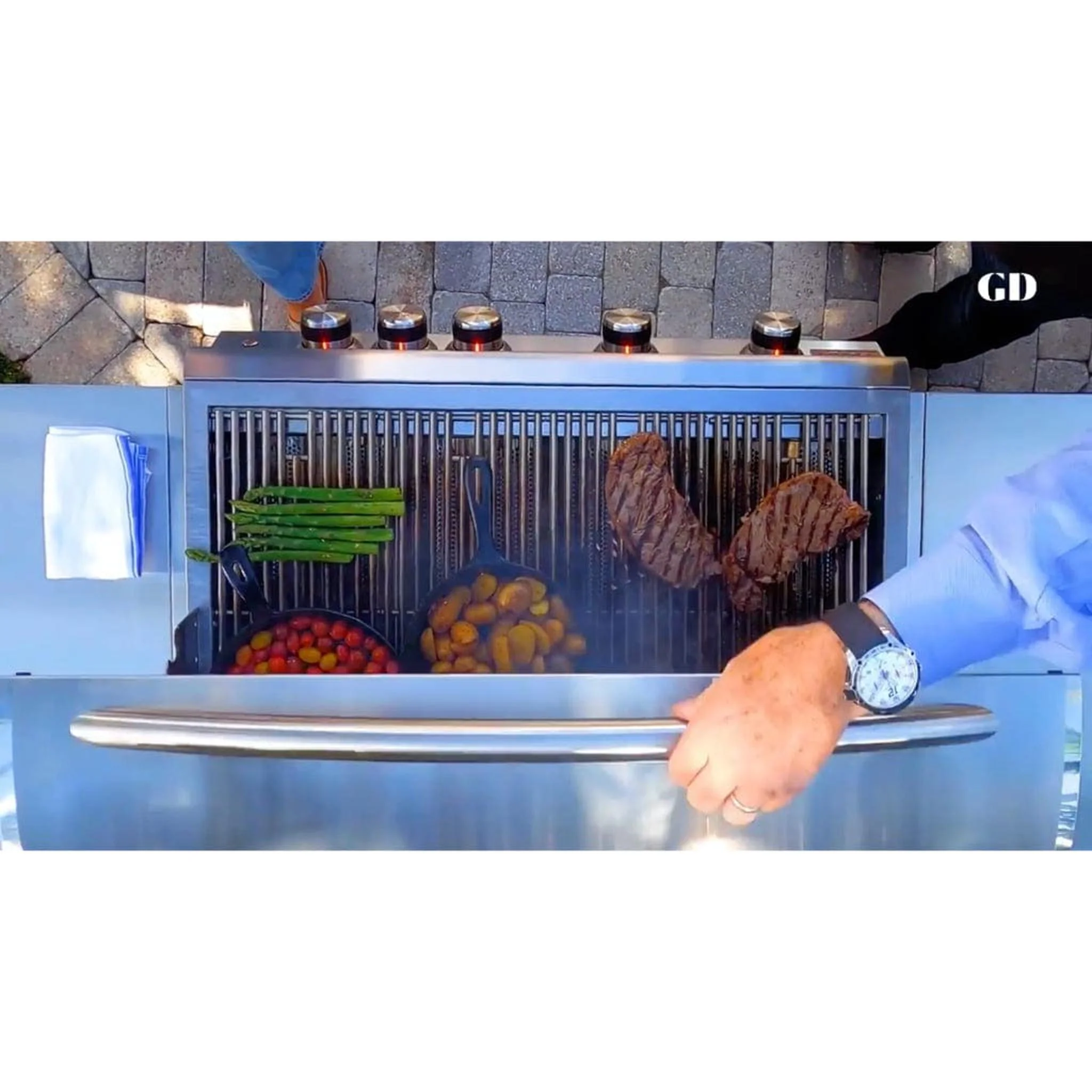 Blaze 32" 4-Burner Premium LTE Freestanding Gas Grill with Rear Infrared Burner & Grill Lights - Image 7