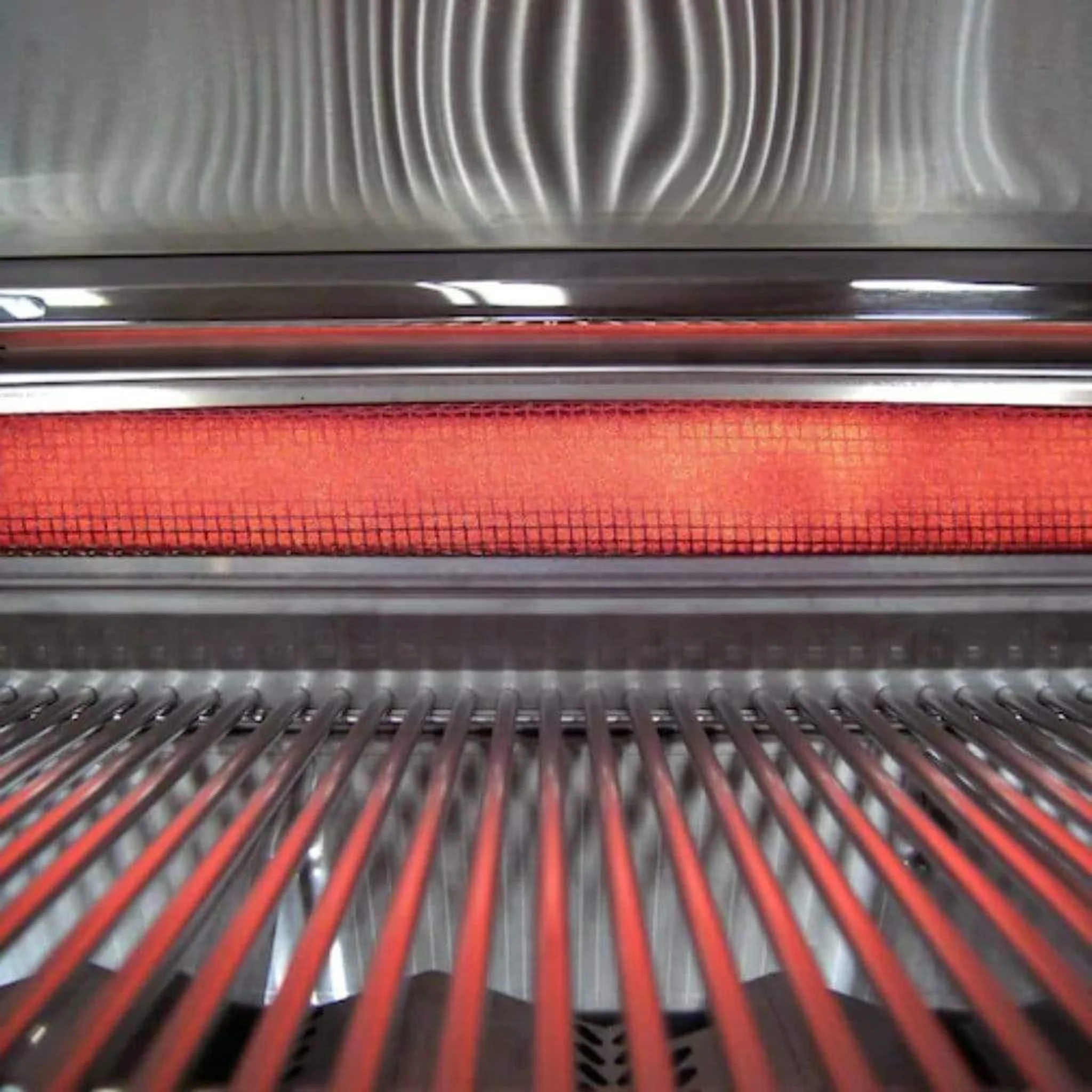 Fire Magic 46" 3-Burner Aurora A830s Gas/Charcoal Combo Grill w/ Analog Thermometers - Image 8