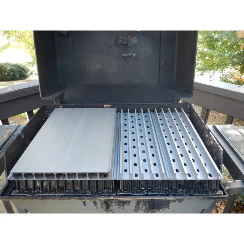 GrillGrate 18.8" Griddle & Defrost Plate - Image 2