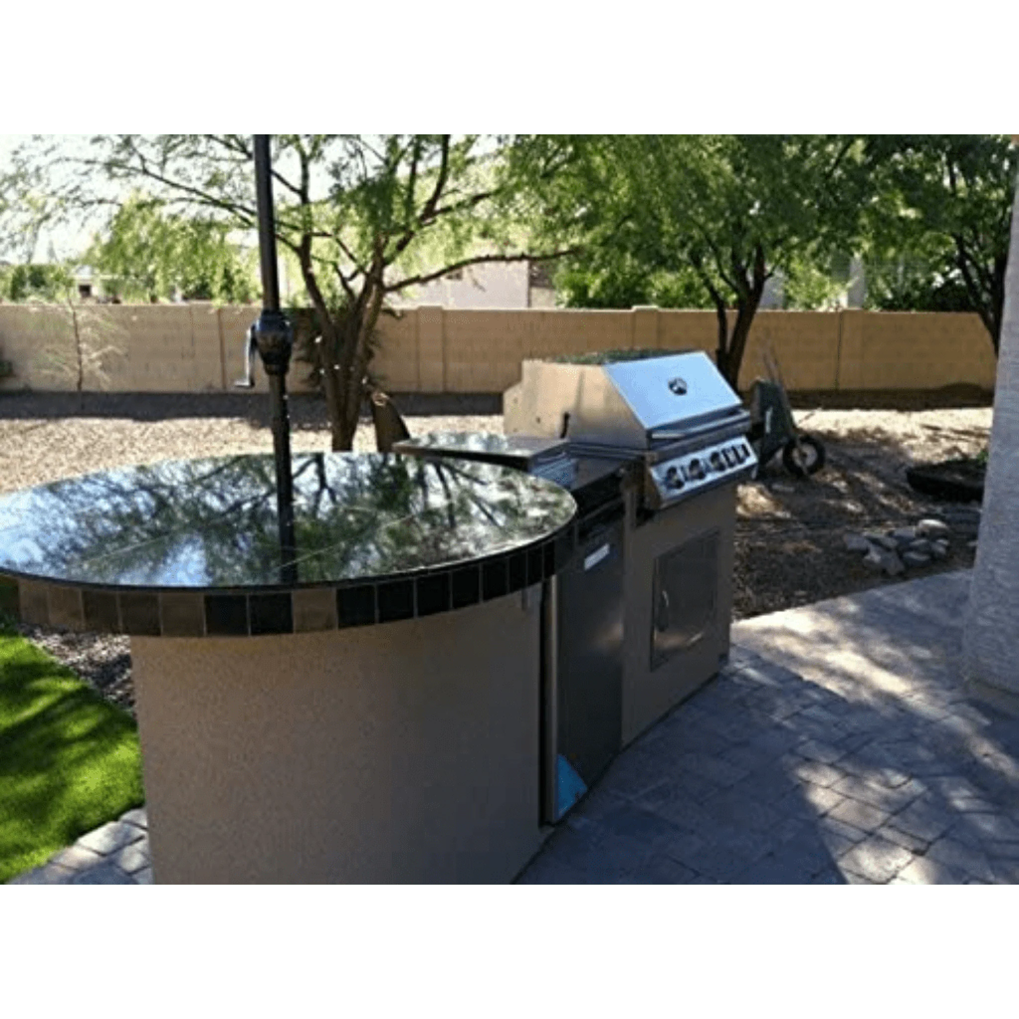 Kokomo Grills Fire 9' Natural Gas BBQ Island With 4 foot Round Bar and 4 Burner Built-in BBQ Grill - Image 4