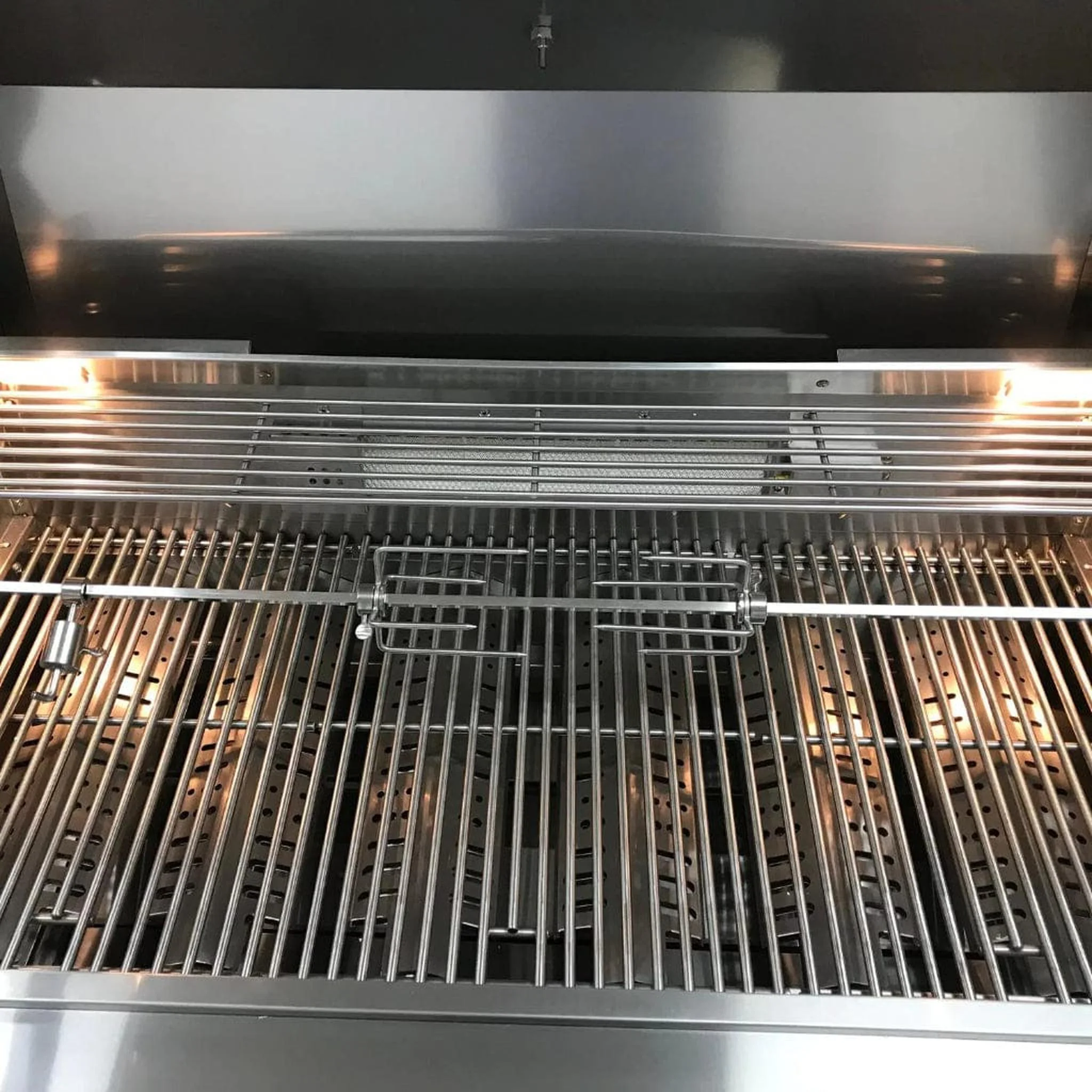 Mont Alpi 805 Deluxe Gas Island Grill with Beverage Center, Fridge Cabinet, Infrared Side Burner & Rotisserie Kit - Image 6