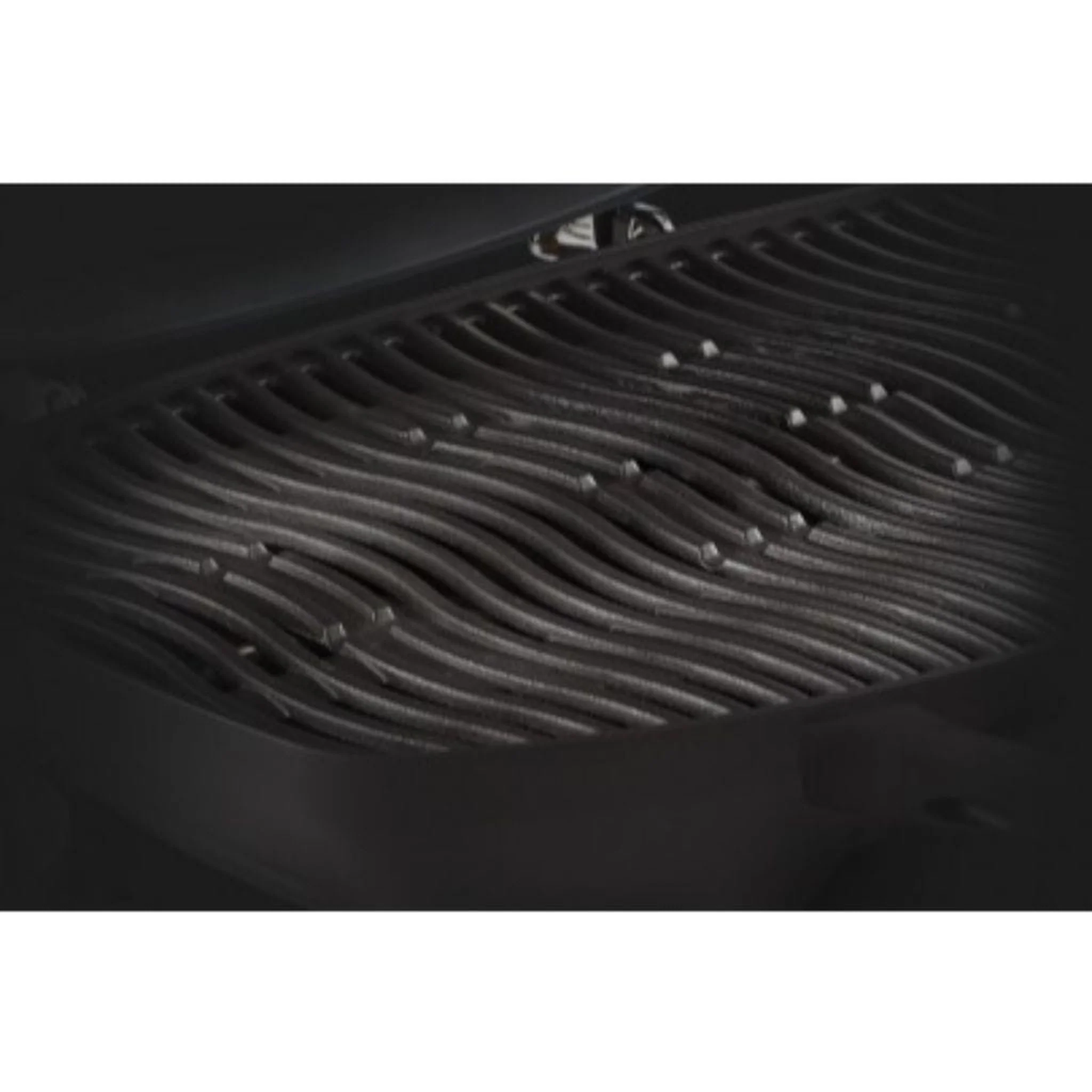 Napoleon 29" TravelQ PRO 285 Portable Gas Grill - Image 11