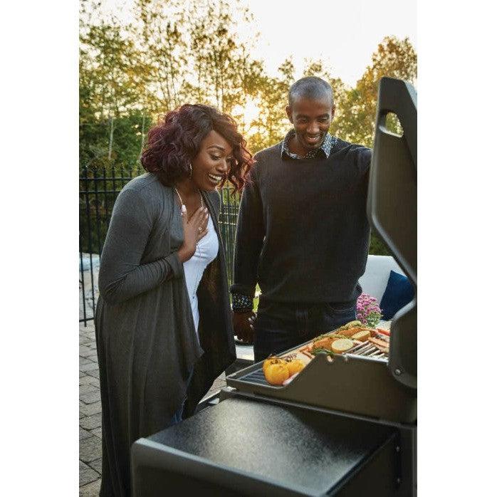 Napoleon Rogue 425 Black 51" Natural Gas Grill with Range Side Burner - Image 4