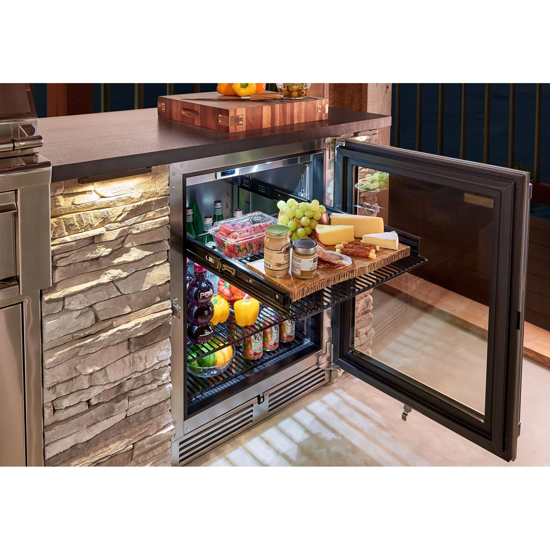 Perlick Signature Series 24" Outdoor Refrigerator with Fully Integrated Panel-Ready Solid Door Hinge Right - Image 3