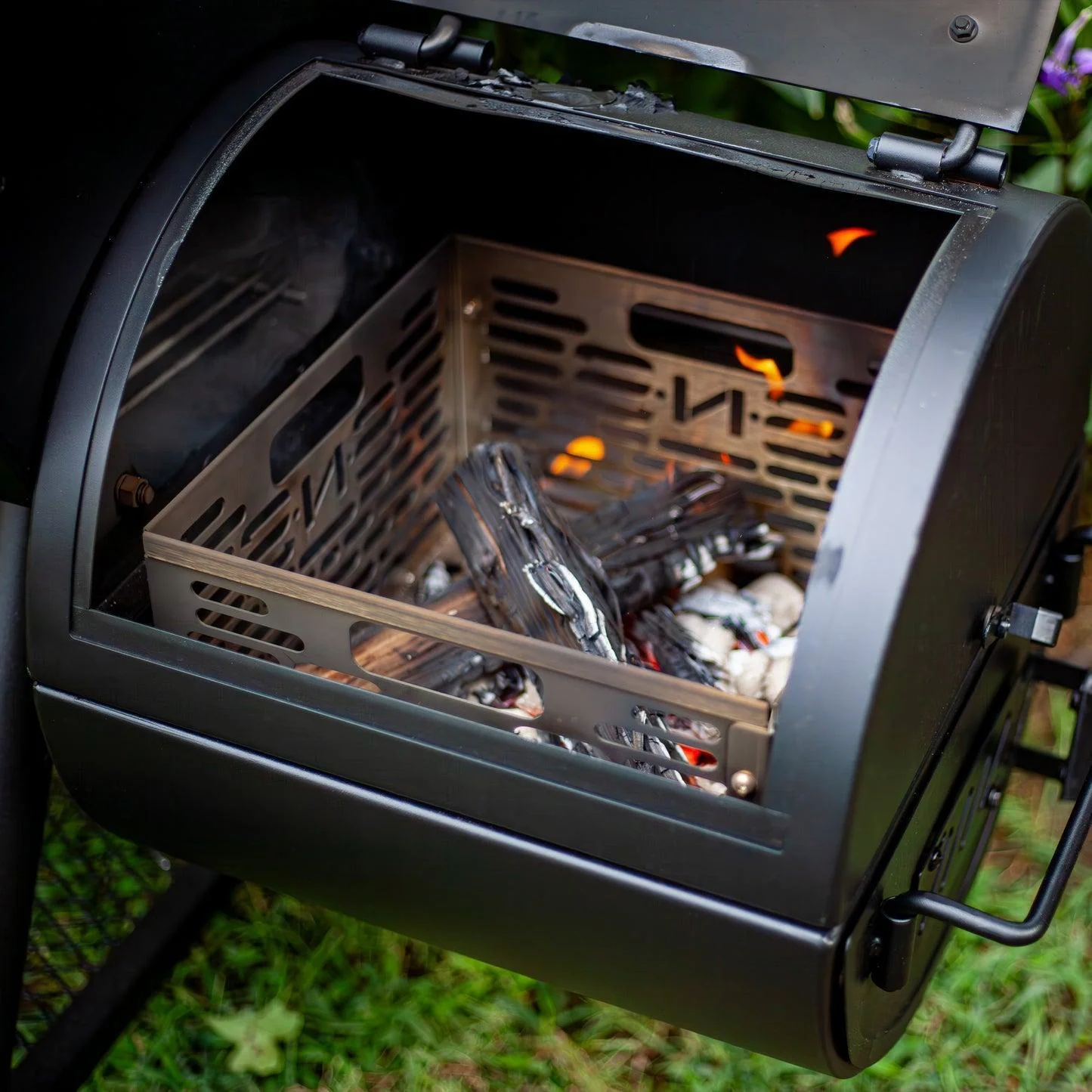 SnS Grills Slow 'N Sear Offset Smoker Charcoal Basket and Water Wall - Image 8