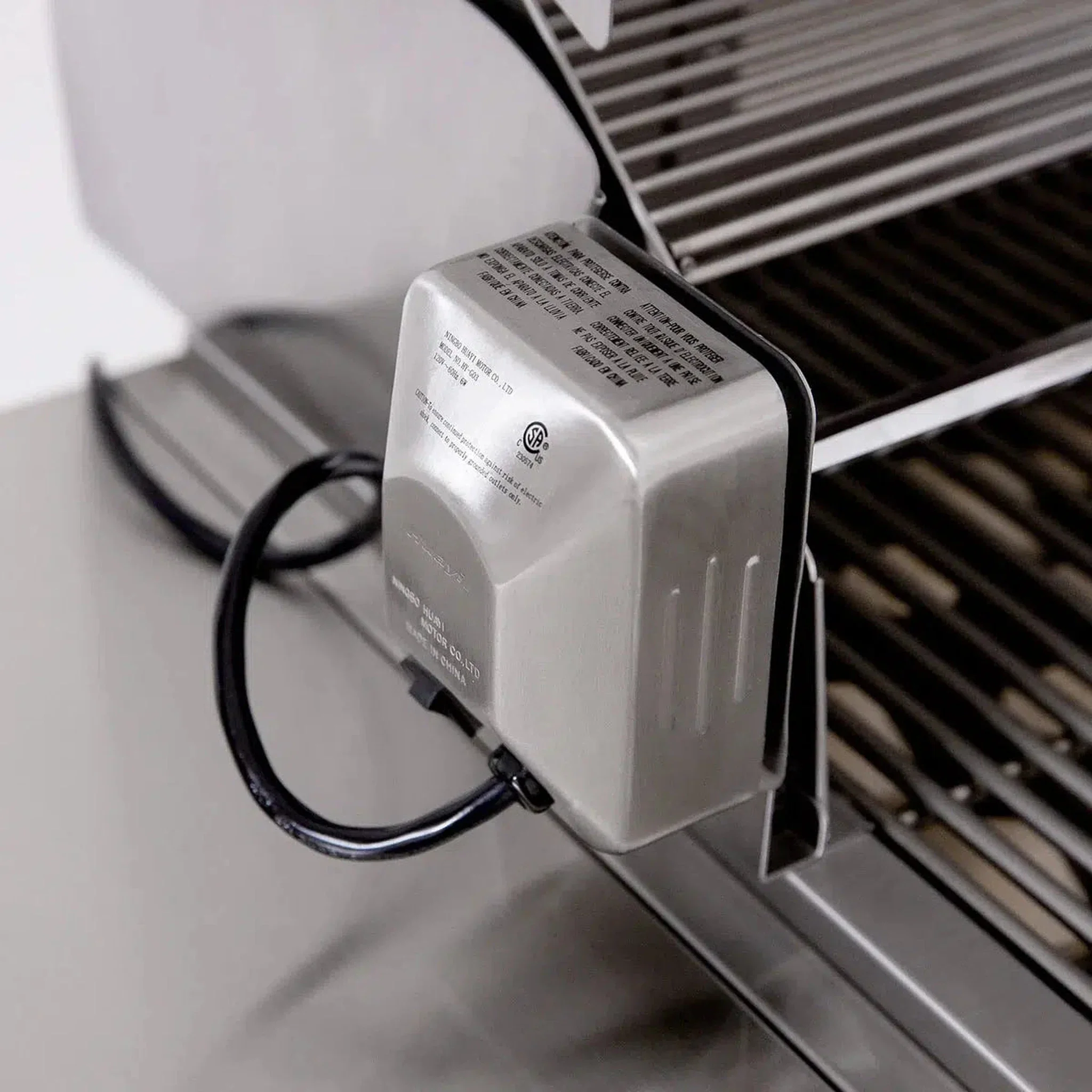 Summerset Sizzler 40" 5-Burner Built-in Gas Grill - Image 14