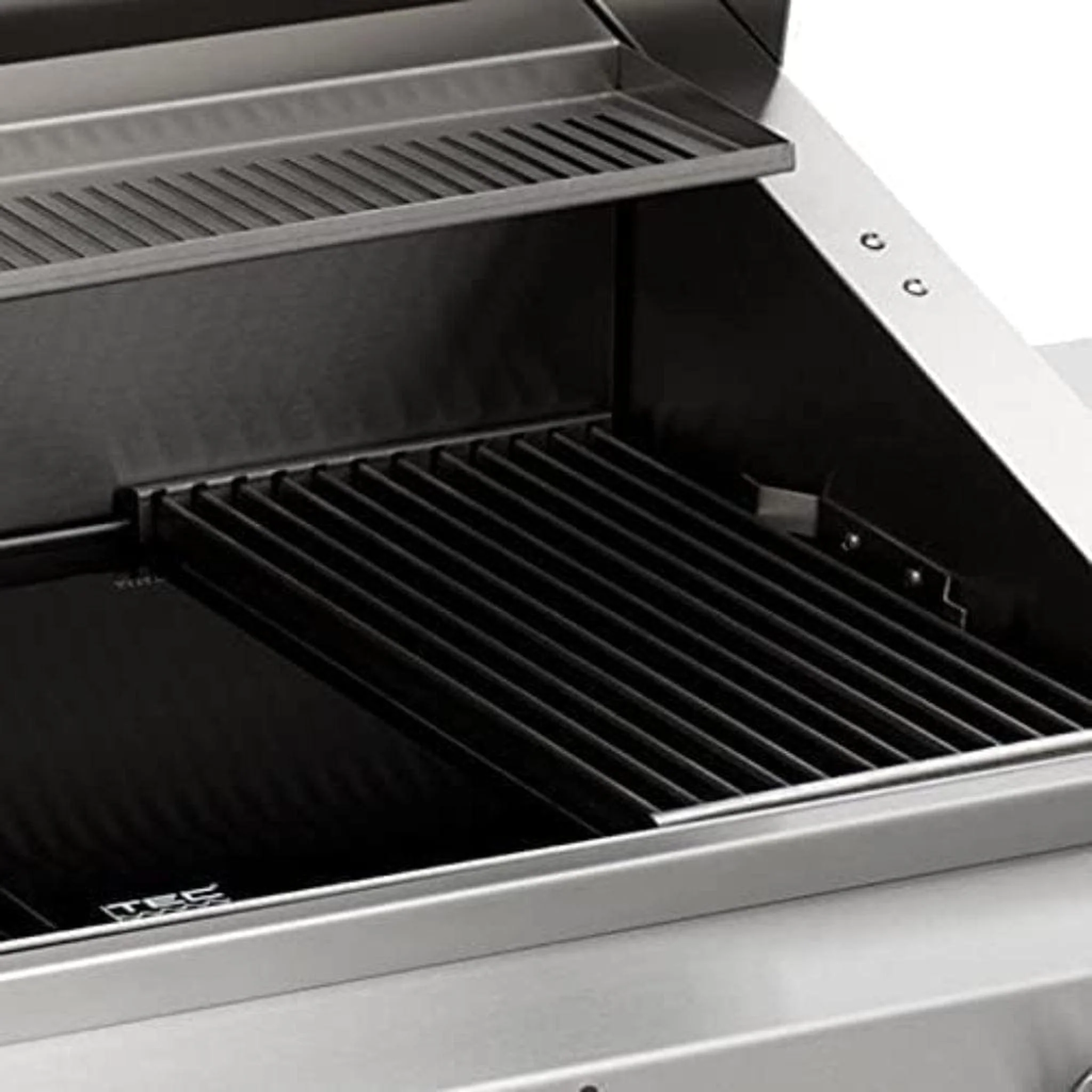 TEC Patio FR 26" Stainless Steel Natural Gas Infrared Grill On Pedestal With Side Shelves - Image 3